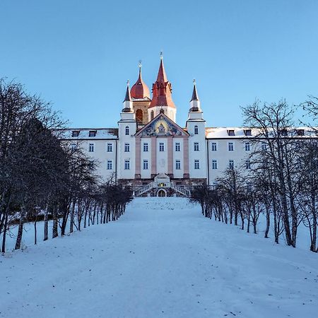 Hotel Leonard Nova Ponente Eksteriør bilde
