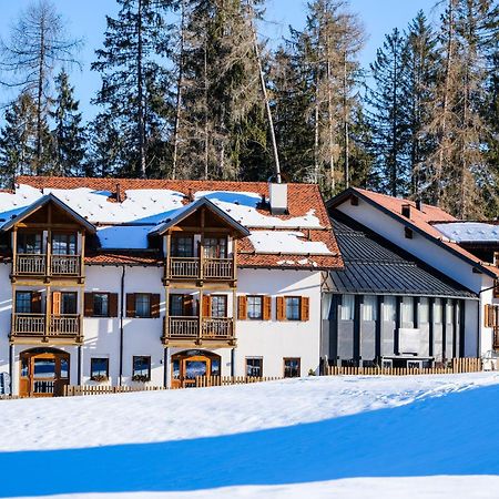 Hotel Leonard Nova Ponente Eksteriør bilde