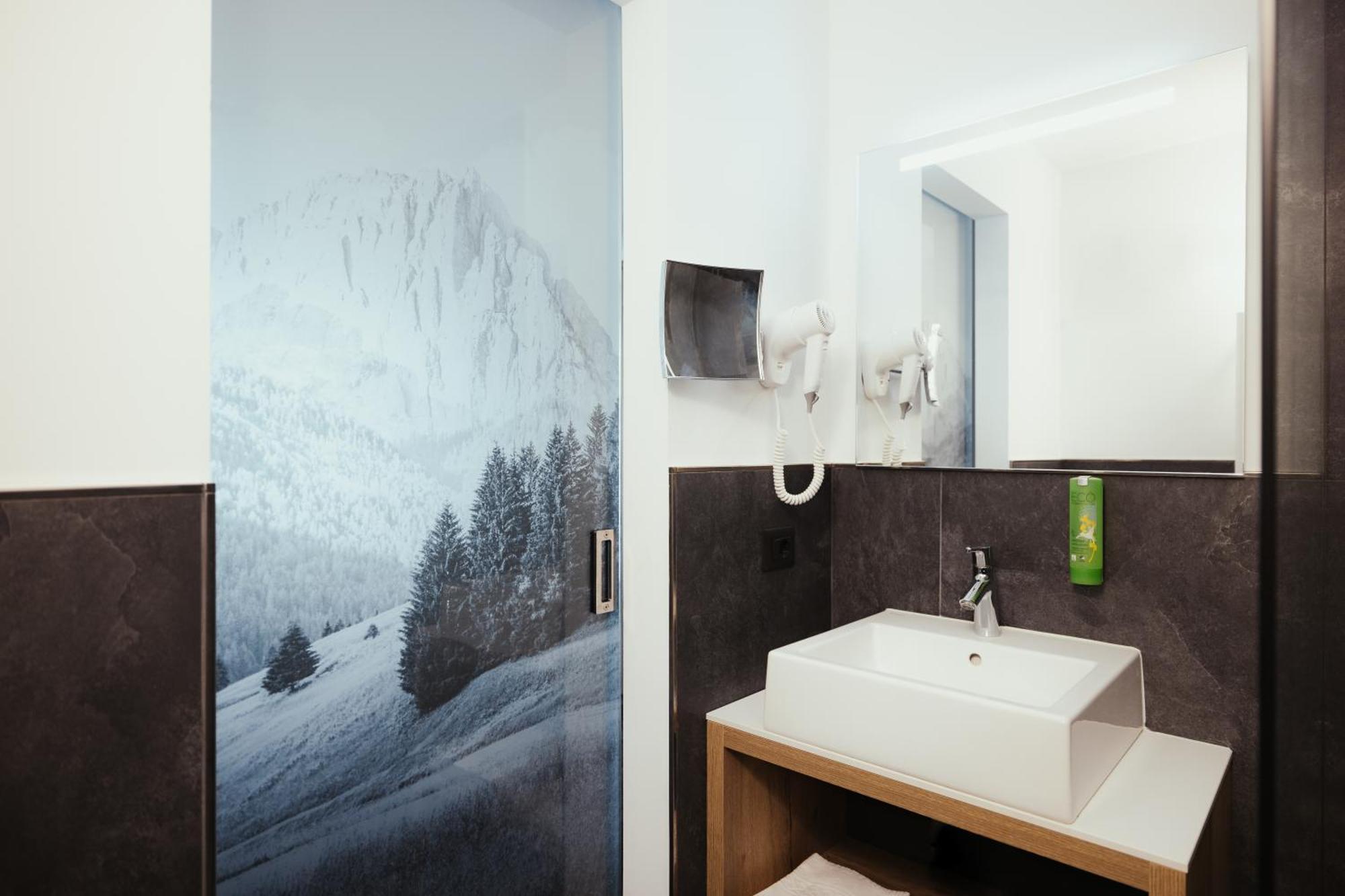 Hotel Leonard Nova Ponente Eksteriør bilde