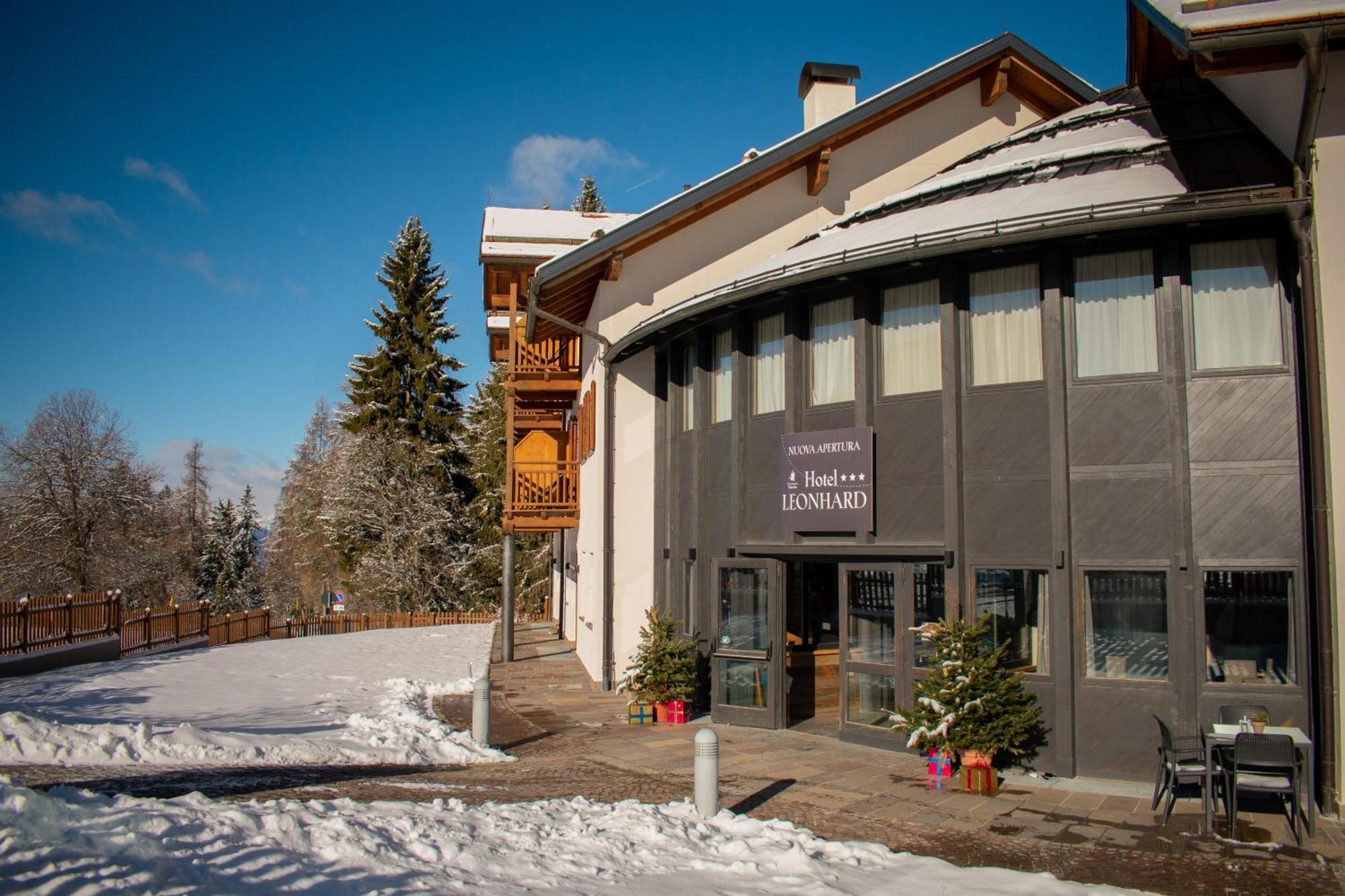 Hotel Leonard Nova Ponente Eksteriør bilde