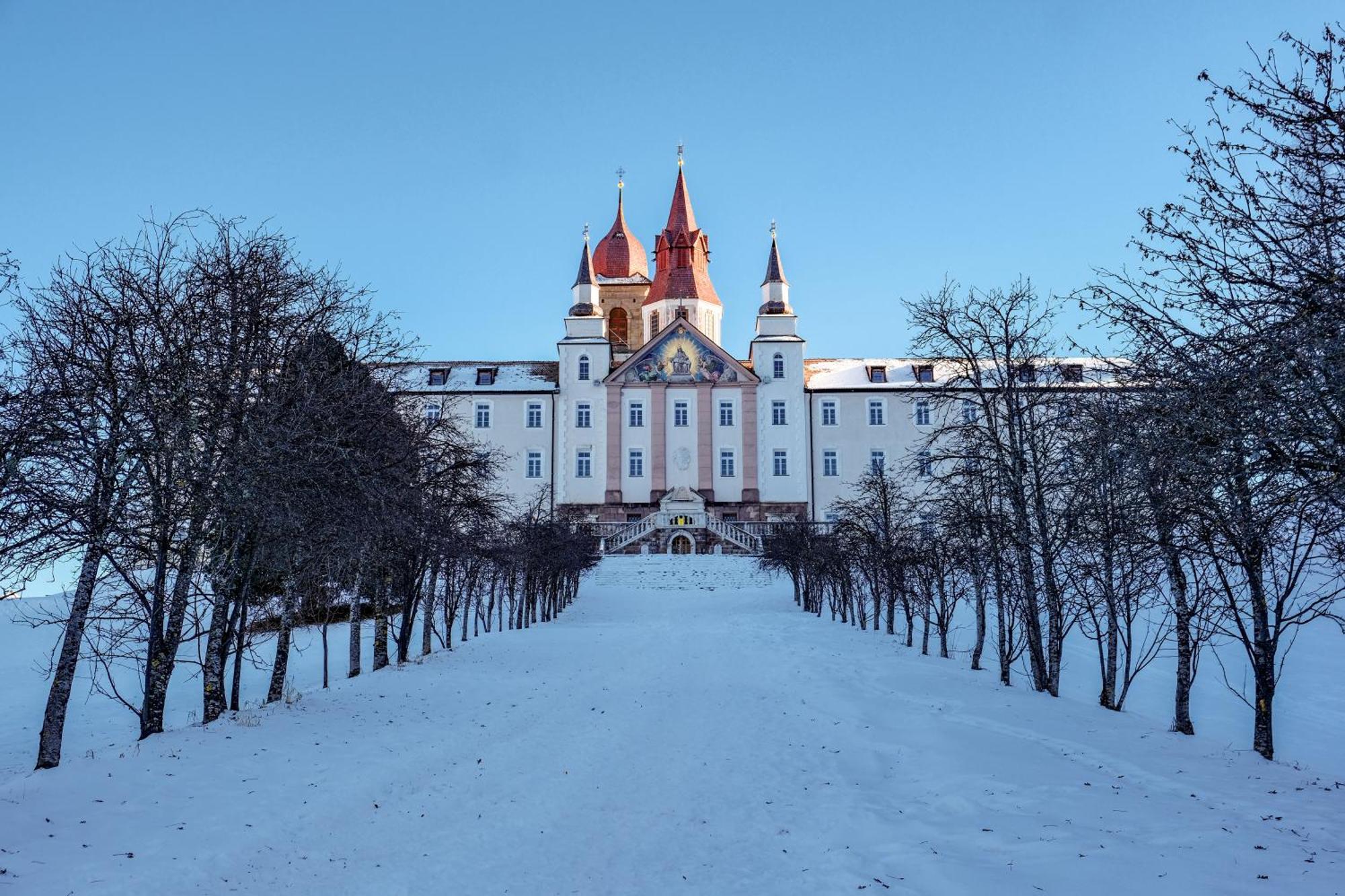 Hotel Leonard Nova Ponente Eksteriør bilde